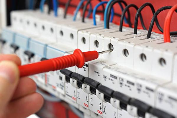 How to Estimate Costs for Electrical Projects as a Contractor